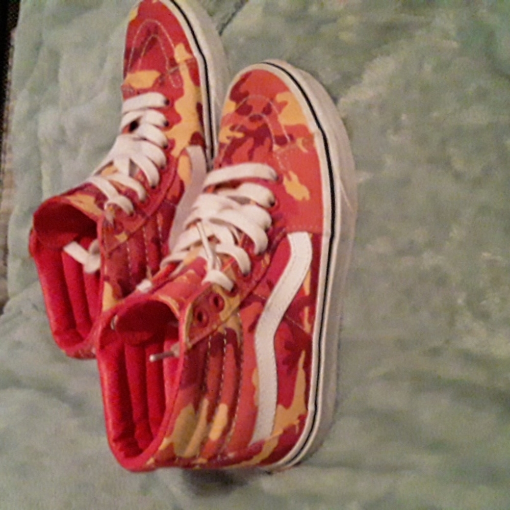 Shoes - Picture 3 of 4